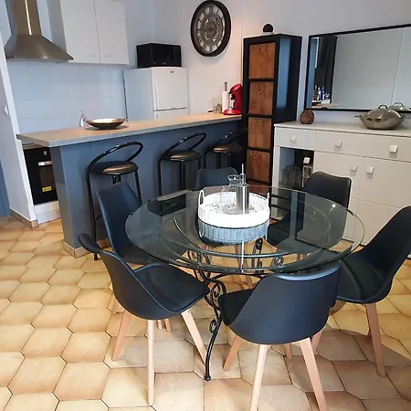 Bel A 400 Metres De La Riviere De L'ardeche Et De Vallon-pont-d'arc Apartment Salavas